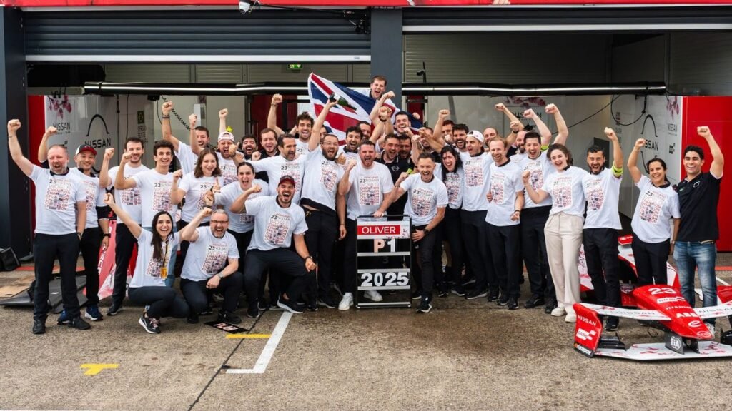 formula e oliver rowland